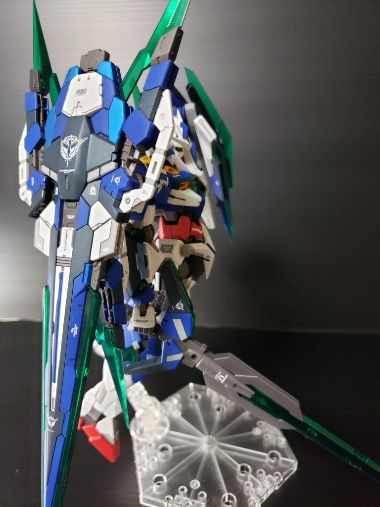 MG ダブルオークアンタフルセイバー–3枚目/制作者：Singori