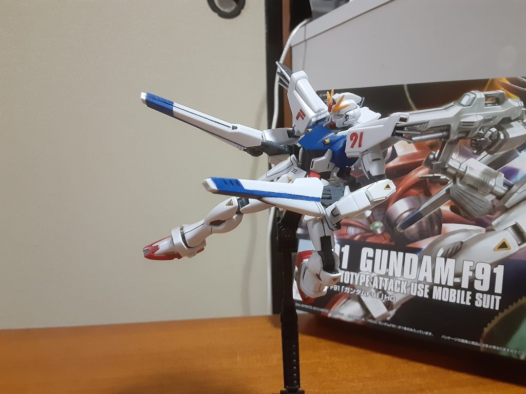 ヴェスバーも問題無く構えられる。ただ肩のフィンの差し替えがきつくてあまり交換したくない…w