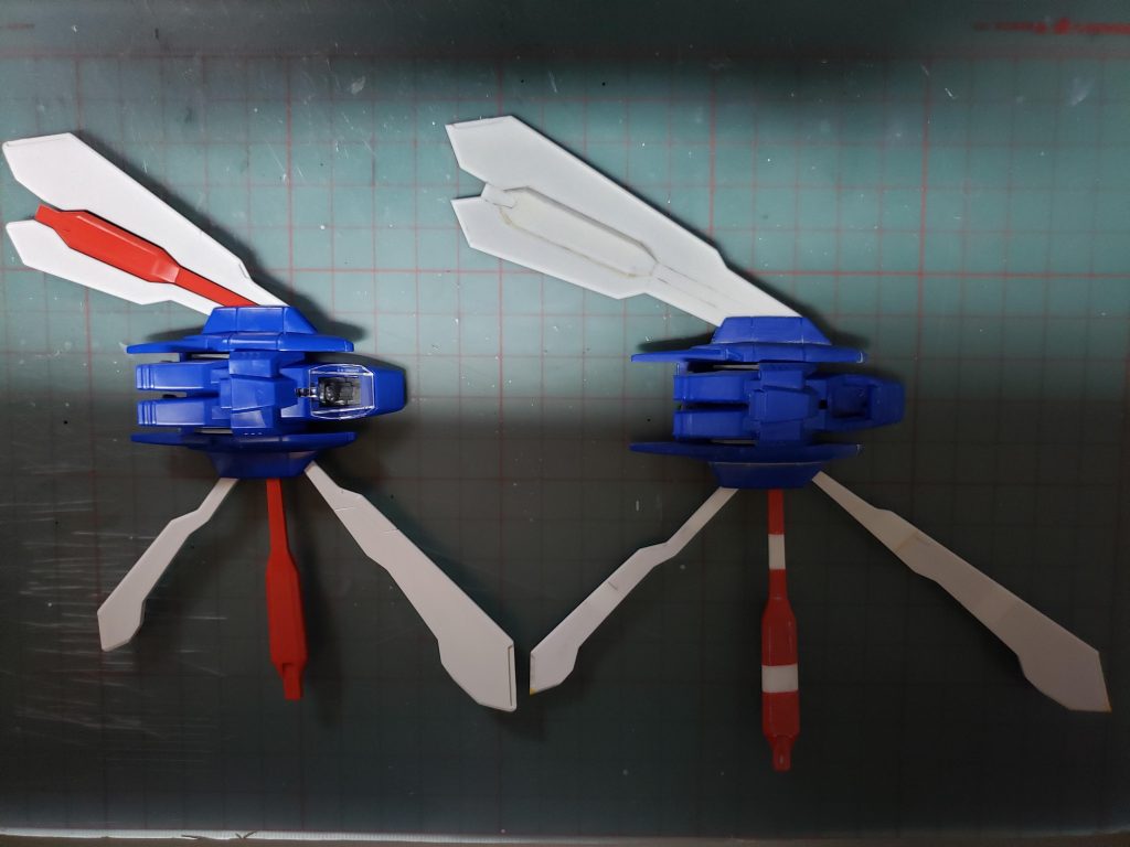 コアランダー。フィールド発生装置(羽根)は2センチくらい延長しています。当初は可動式で進めていましたが、閉じた時の隙間を無くす事が出来なかった為(;'∀')差し換え式になりました。閉じた状態はプラ板からです。