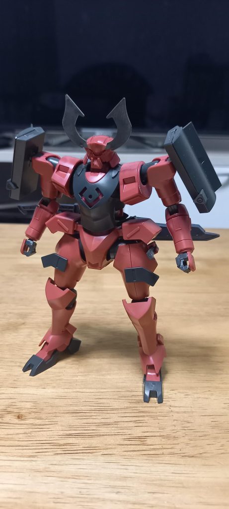 武器類以外はほとんどキットを活用していて、パーツの位置を変えるなどしてデザインを変更しています❗