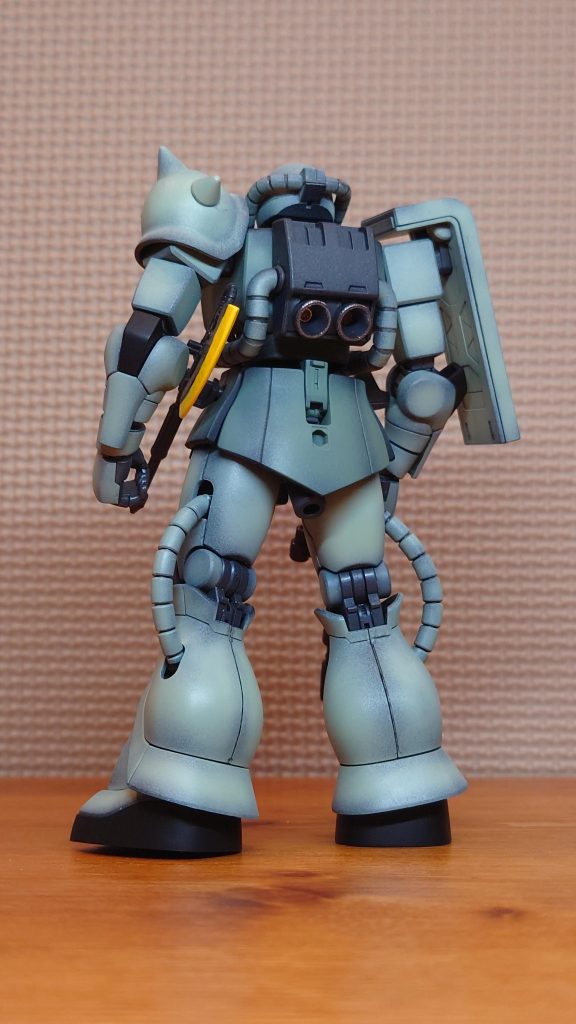 バーニアのみメタリック塗装。後側のデザインも隙がないです。