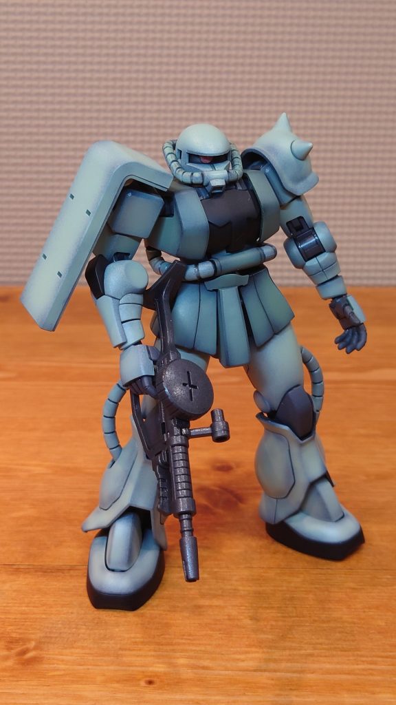 黒立ち上げでこんなに雰囲気が暗くなるとは…量産型なのに少し強そう。