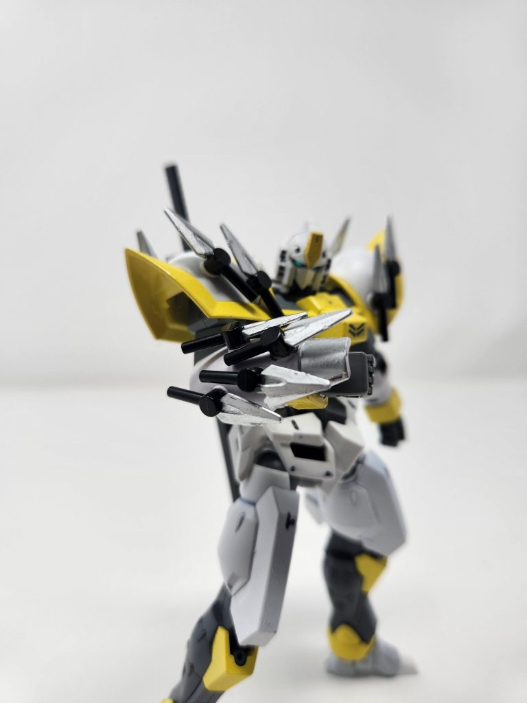 The kunais are a nice touch for the MS. You don't see much like this in other MS.