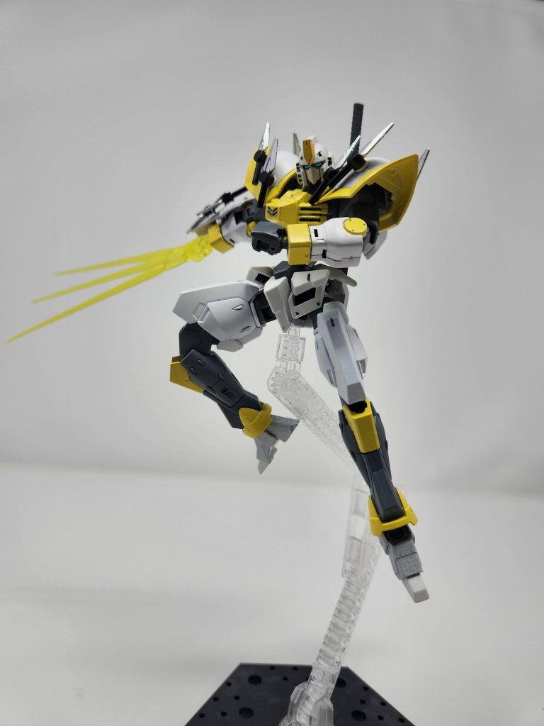 Built in the hands that can form a beam claw for a surprise attack and up the range in CQC.