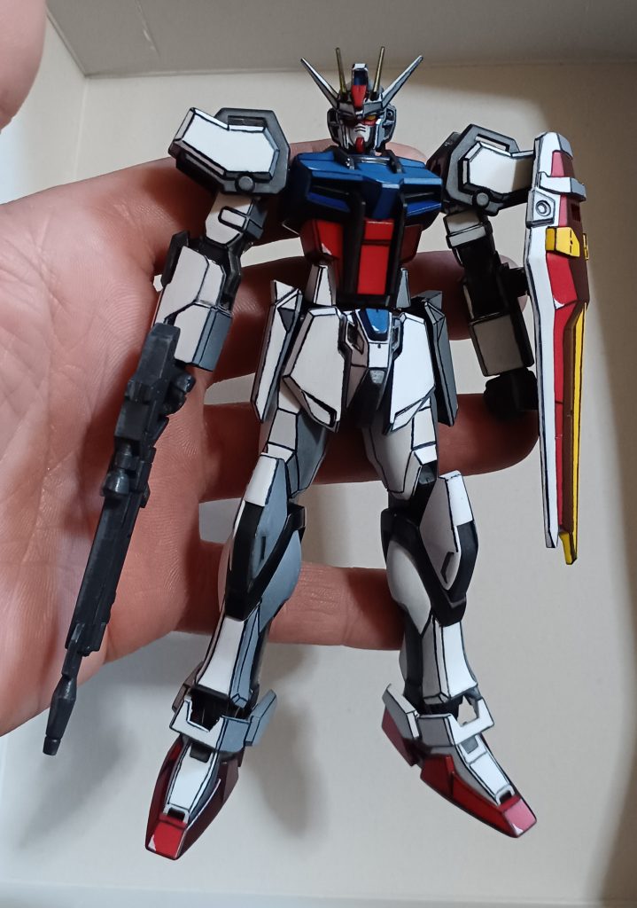 講座で適当に組んだ素組みのキットを全部バラして、ゲート処理と1部合わせ目消しをし、色々検索している時に見かけたアニメ塗りというのが気になり挑戦してみました(笑)YouTubeなどを参考にオール筆塗りでの塗装です。