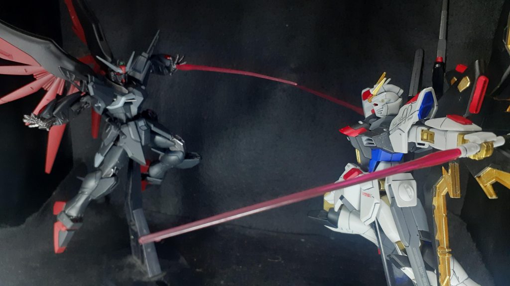 ストライクフリーダムともこのアングルだとパルマサーベルが分かりやすいでしょうか