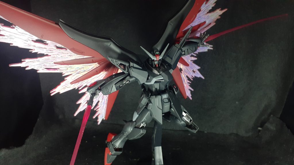 光の翼+ビームサーベル左手の掌からビームサーベルが生えてますが、実はほぼ無改造でパルマの発射口に接続可能です