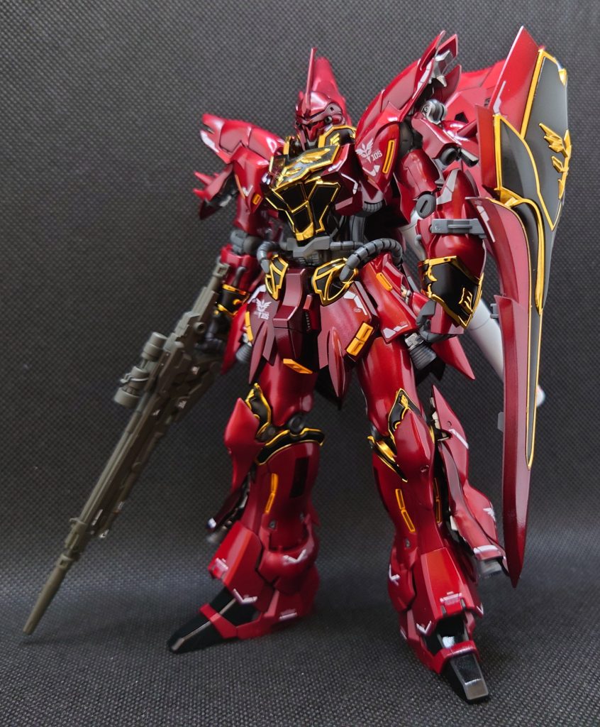 赤い彗星の再来、フル・フロンタルの機体、シナンジュ。