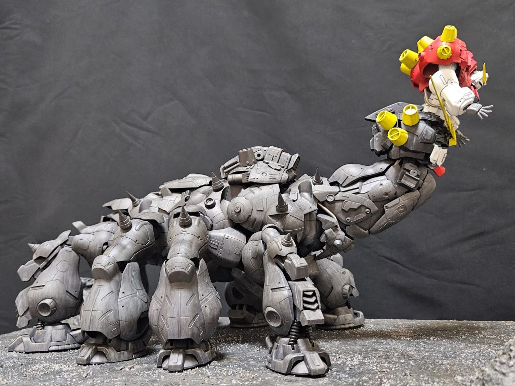 左右対称のはずなのに、なぜか右と左で受ける印象が違う気がする‥