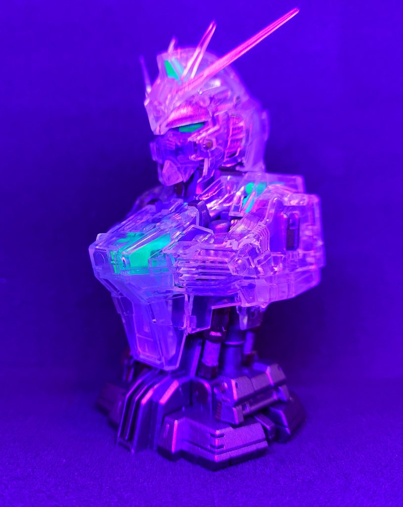 別のブラックライトで撮影。これはこれで。