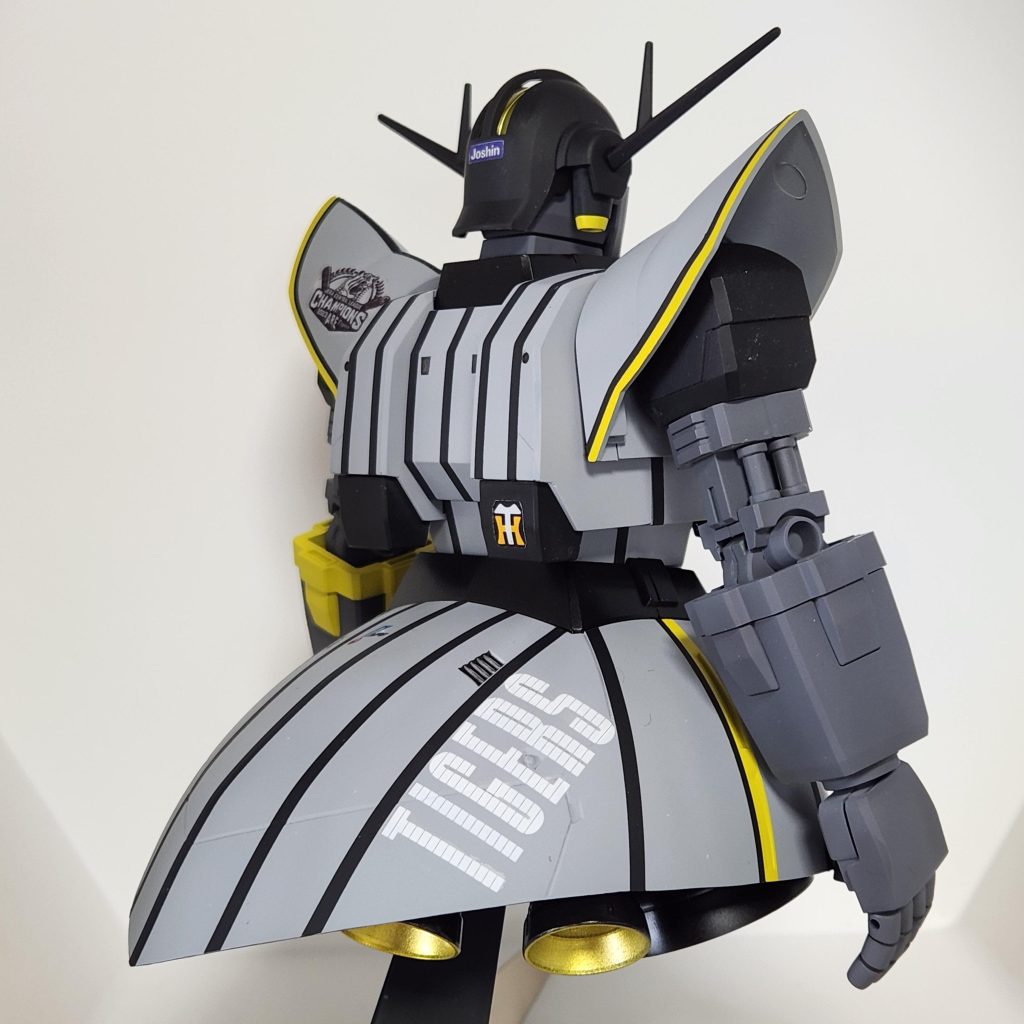 バックショットです。グレー部分はサフ仕上げです。