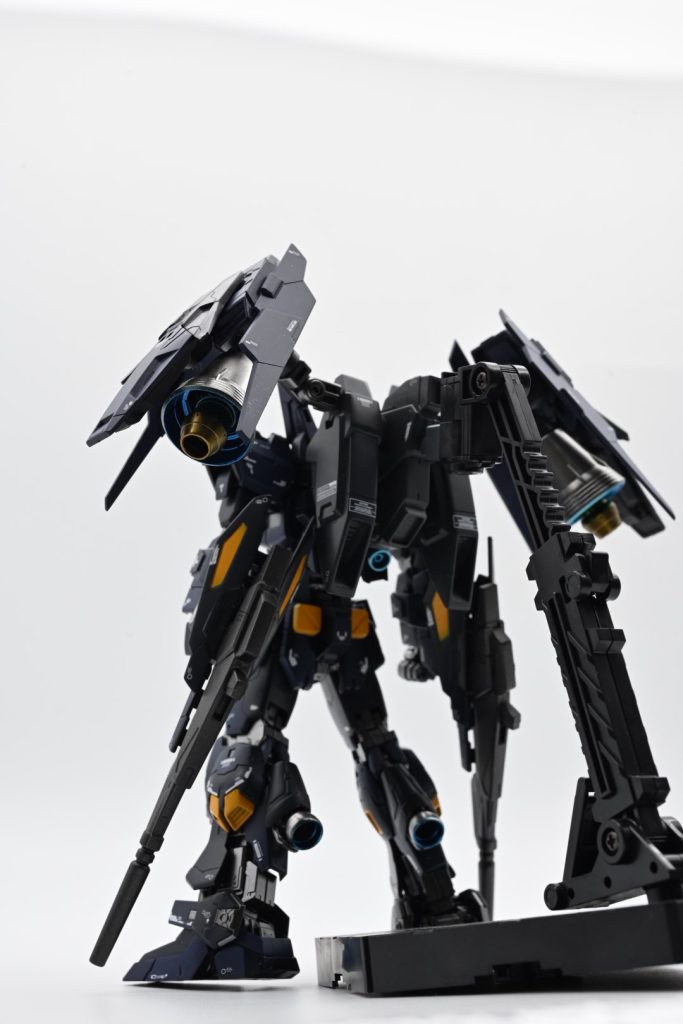 バーニアは男のロマンで大型化バインダーはクロスシルエットダブルオーダイバーエースのパーツを組み合わせて作成