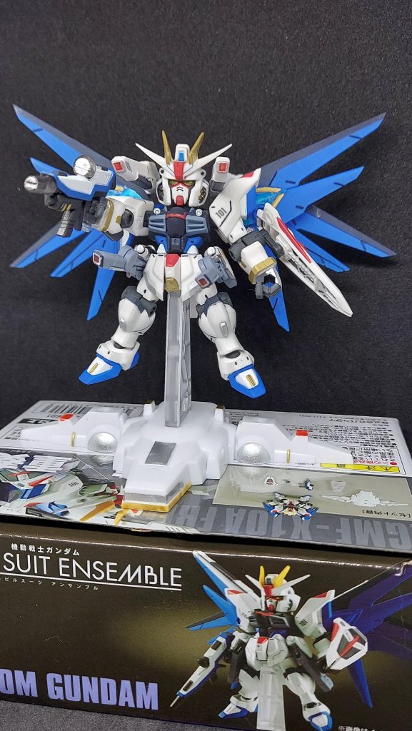 ハイマットフルバースト…(?)正面から見るとなんか間抜けに見えますね 