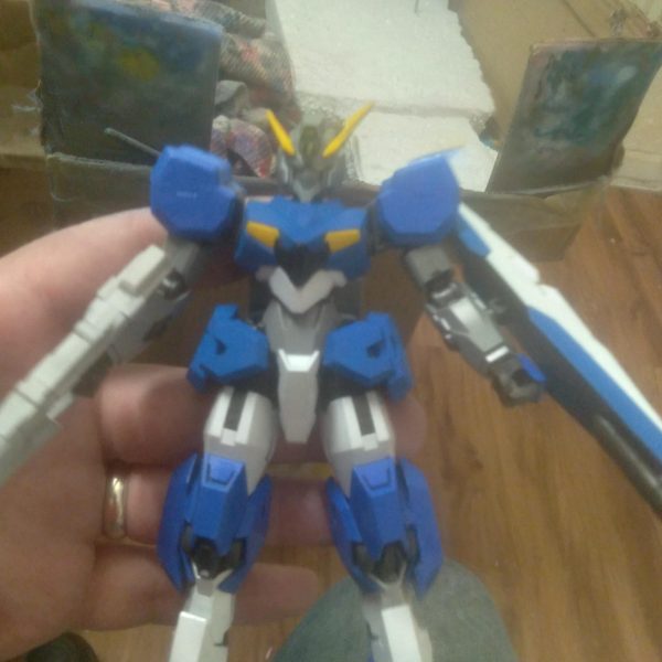 This is my Gundam Leander MkII custom. I added the leg thrusters from the Uraven Armor to the outer legs. I moved the backpack down to the back skirt as a mobility unit. I got the beam rifle from the delta kai. I still have a few things to finish up on it, but it's looking pretty good（3枚目）