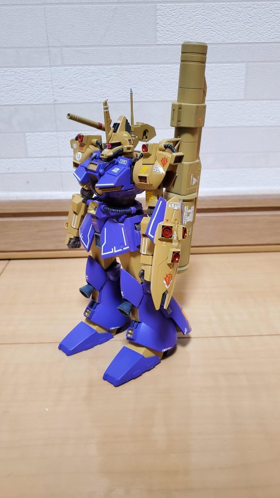 開発背景:グリプス戦役後、一部のティターンズの敗残兵はネオジオンに合流した。同時に、ティターンズ製のMS技術もネオジオンに持ち込まれた。そのなかの一つにガルバルディβがあった。元より一年戦争末期にはガルバルディβに類する機体はジオンにはあった。ジオン製ガルバルディとティターンズ製ガルバルディβの技術を統合、再開発することとなった。