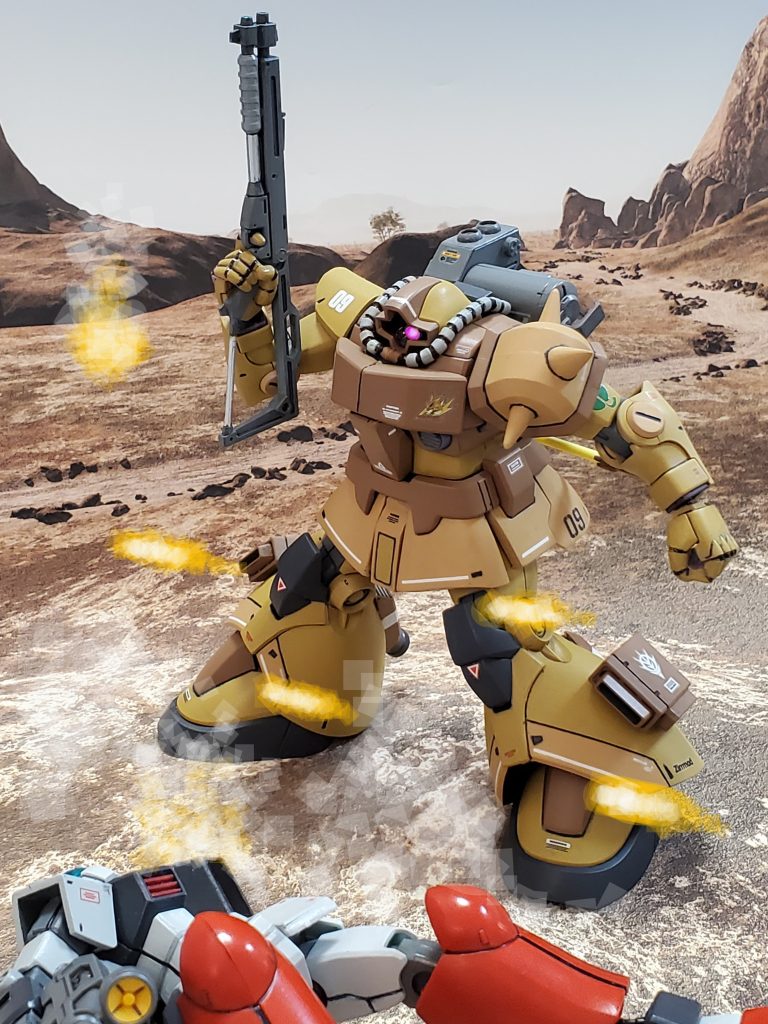 しかし、それをさせまいと銃弾が割って入る❗素早く回避するグリンウッド少佐のドム💨