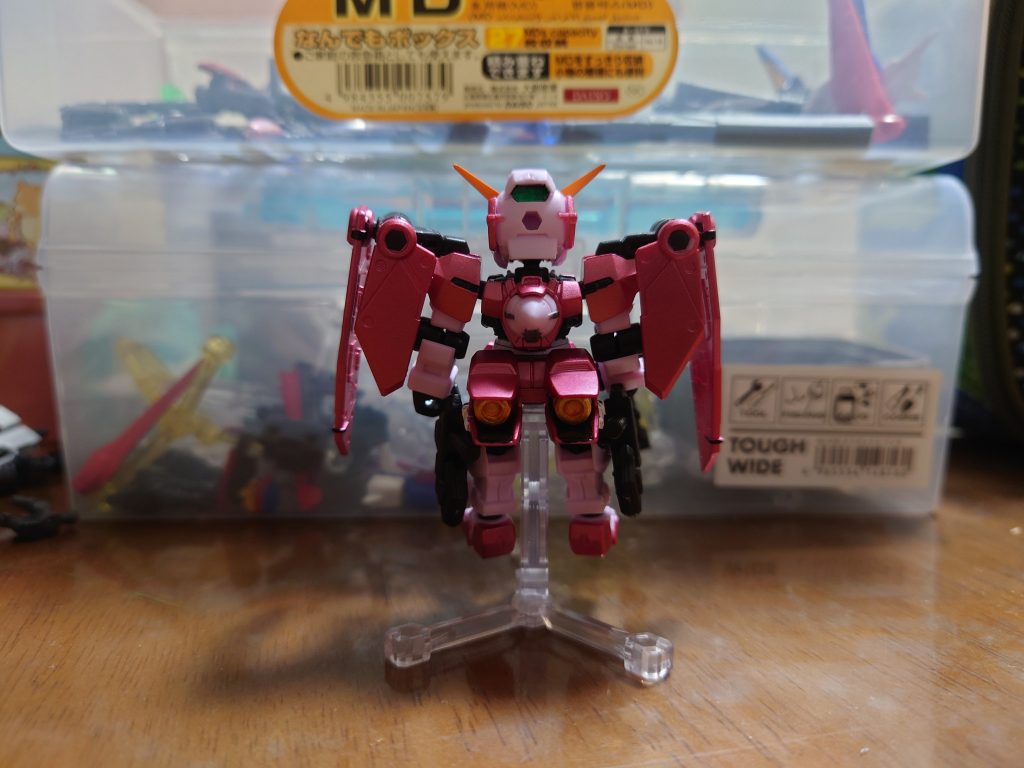 背面です（GNバーニアの部分凄い大変でした）。