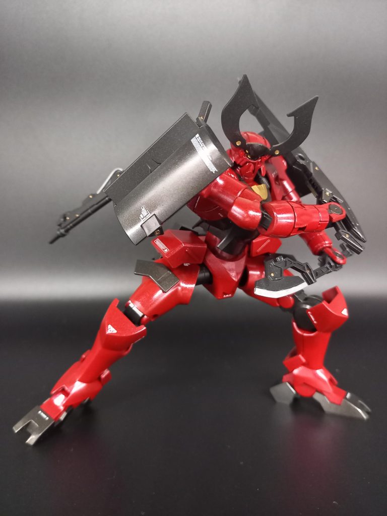 近接武器にはマーズフォーウェポンズを使用して、ソードとアックスを装備させました✨合体して大刀モードにもなります🎵