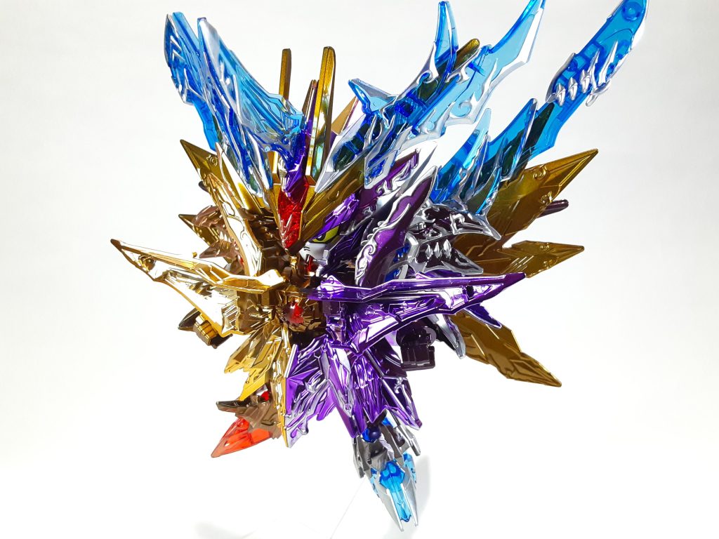 必殺技状態も可能、コアパーツはマスキングで塗り分け、裏にホイルシールを貼りキラッとするようにしてます