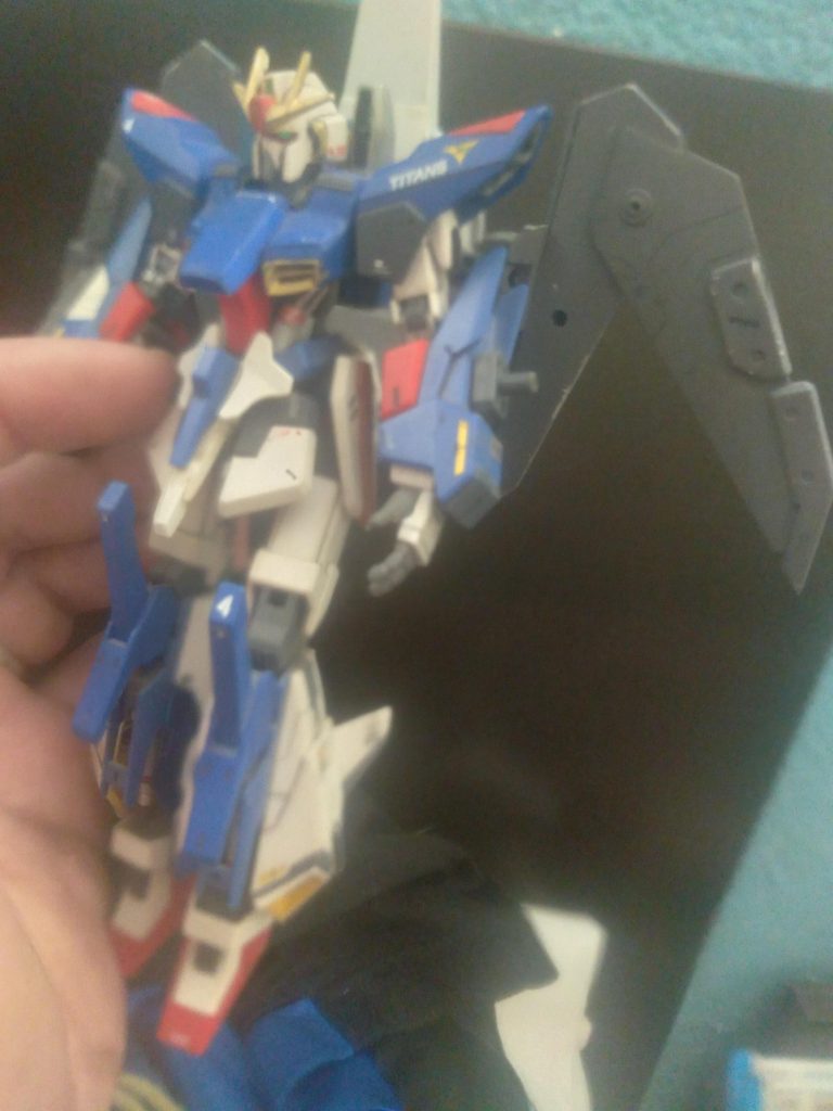 This is the Valiant in its flight assist form. The main piece is from the gunpla battle arms. The binders are from kotobukiya msg exceed binder 
