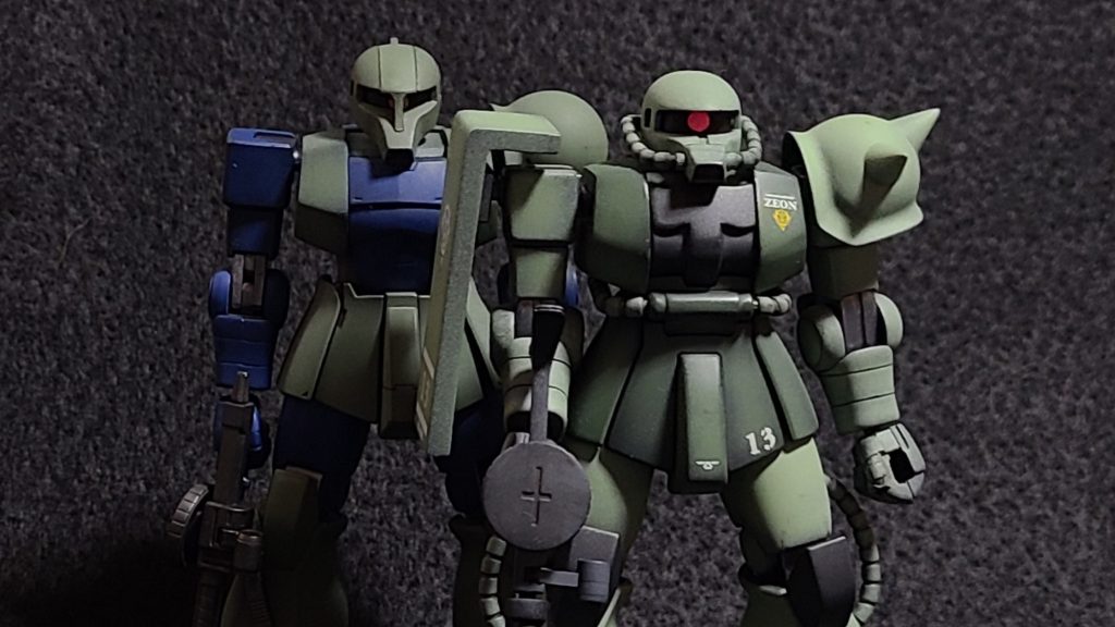 MSによる強行偵察の歴史は古く、ジオン独立戦争（一年戦争）開戦前に遡る。UC0075年、MS-05ザクⅠシリーズの量産・配備が開始されるほぼ同時期と言われている。当時はもちろん偵察専用機などは存在せず、通常モデルのMSがメインカメラにて画像収集を行っていた。そして独立戦争開戦時までこれは続き、その時点での主力機であるMS-06Cへと引き継がれるのである。