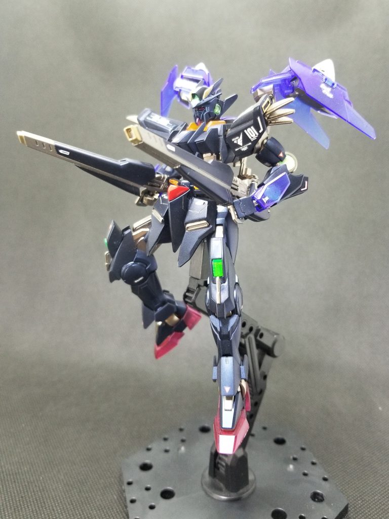 ヴェスバーは是非付けたい装備だったんで…うまく持つことができて感無量～👍。っていうのも子供の頃遊んだスーファミのソフトでF91がありまして(笑)このヴェスバーが異様に強くてですね😅ヴェスバー最強～‼️っていまだに信仰しております🤣