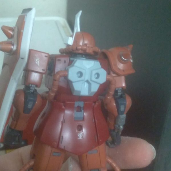 Custom origin Zaku II. I made the commander antenna and the communications module from pla plate. I also installed a backpack connection that allows standard HG backpacks to be used.（3枚目）