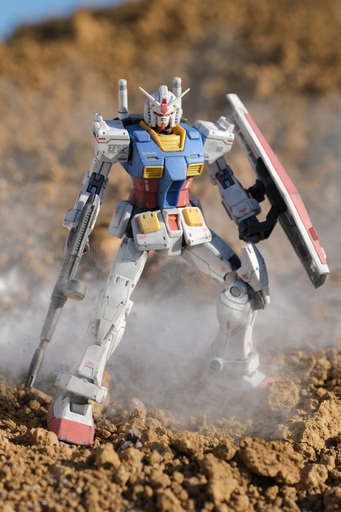 ↑ガンダム登場。ここからは斬られた盾関係ないけど、ついでに。