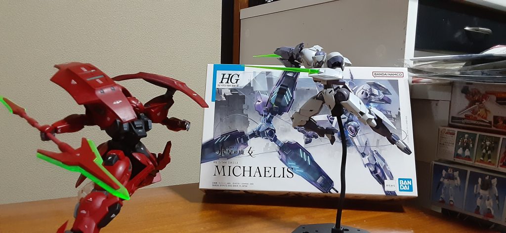 ただ何回か見たかったな。短かったしてことでミカエリスでした。本当は改造したかったんです、御三家の他二機弄ったし。しかし積みヤバいしちょっと色々大変そうだからシンプルに。まあ良いキットだからもう一つ買ってきてやります。てか拡張パーツセットまだ買えてないんだが？三次受注で買えれば良いけど。ルブリスウルも積んでるからそのうちちょっと色変えてあげたいな。