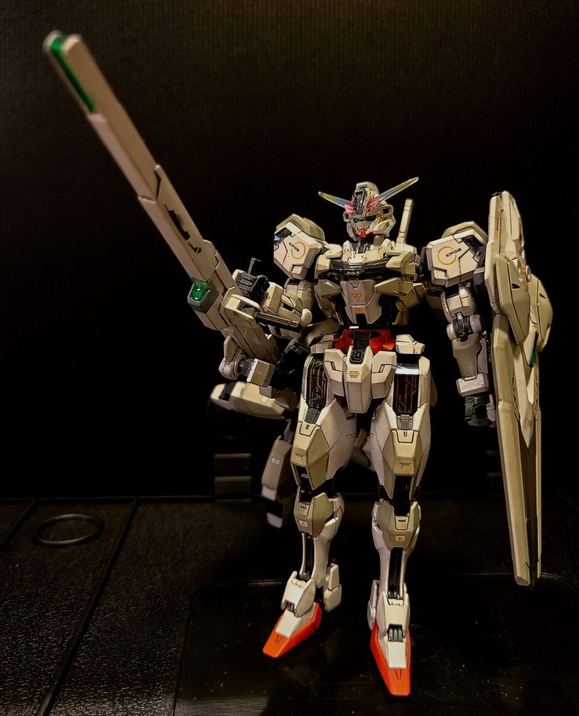 非常に良くできたキットなので、加工は合わせ目消し程度。メタリックグリーンのシールの上からレジンを乗せてスコープ感だしてみたりはしました。