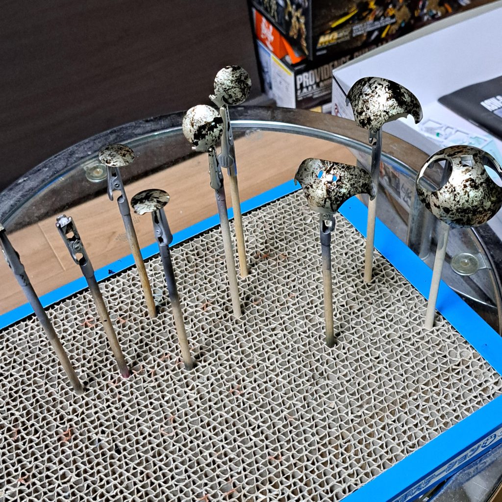 EXシルバーのあとにガイアカラーのスターブライトシャンパンゴールドを塗装してラップを使ってこんな感じに*. ﾟ(*´ω｀*)ﾟ .*