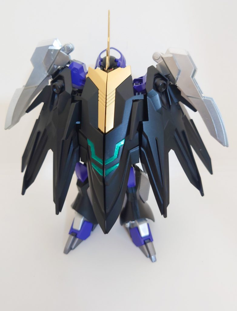 そして、翼といえば翼を閉じたマントモードということで、翼を閉じたディフェンスモードです。