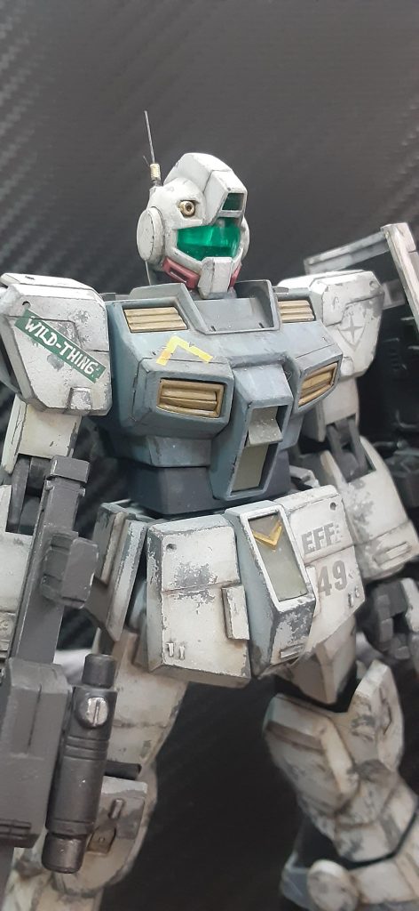 デカールは田宮のレオ2で余ったものを貼り付けてます