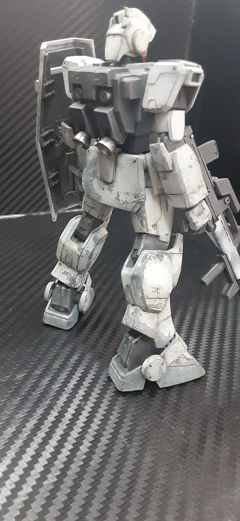 バックバックは旧陸戦型ジムのものです。