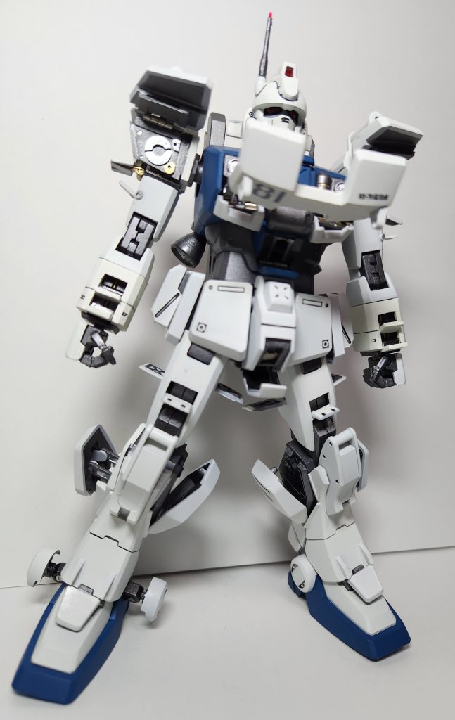 ハッチ開閉に全振りしたので、処理とか塗装は大分雑になってしまいました。Blu-rayのパッケージには及びませんでしたが、まぁ何とか完成出来たので良かったです。