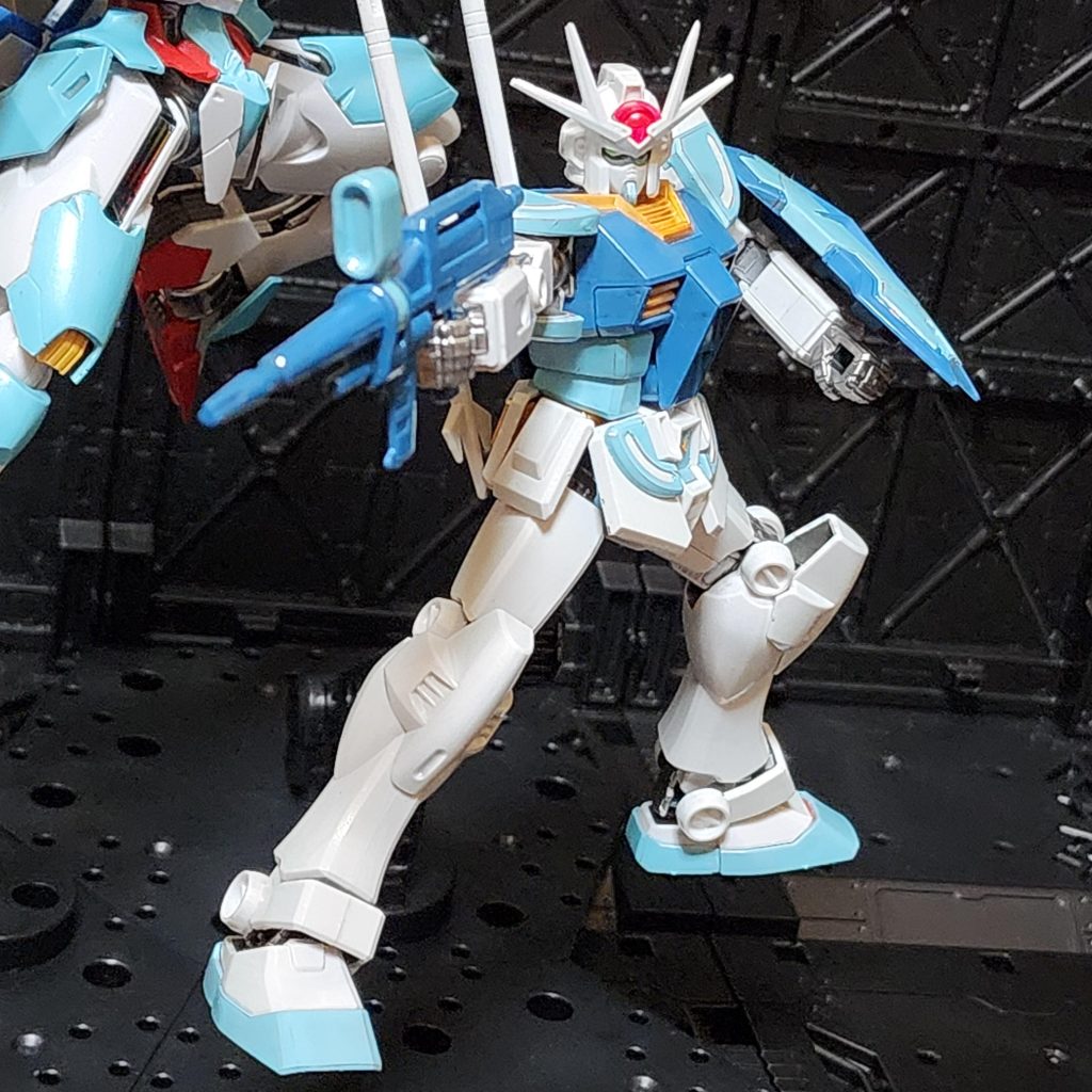 ラーガンダム、EGだから組みやすく、それでいてポージングもビシッと決まる良キットですね