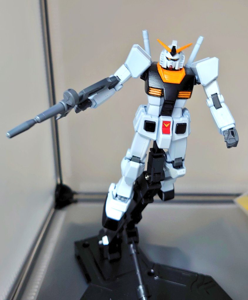 初めてエアブラシ塗装してみた作品でもある。なんとなくνガンダム風カラーに。