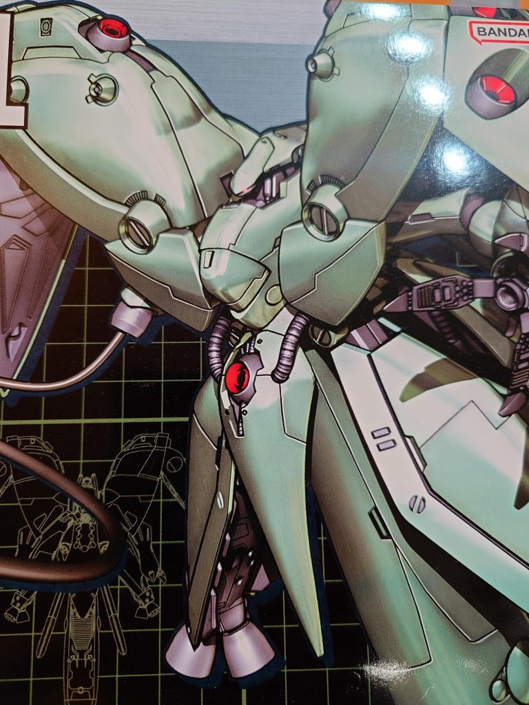 ガトー「素晴らしい…!まるでジオンの精神が形になっ…足が付いてないな…」整備兵「足なんて飾りですよ!偉い人にはそれがわからん(ドゲシッ)ぶべらっ?!」ガトー「愚か者めっ!足の重要さを介さんとは何事か。義によって立つためにも足は必要だろうがっ!」整備兵「足…ですか…?」ガトー「ぞうだ!私が乗ってきたドム然り、ガンダム然り!あの太い足があるからこそ星の屑も成就したのだ!ドズル閣下も足の塊に乗っていたからこそ、あの大きな成果であったが、如何せん足が細かった…」整備兵「マジで言ってます?」ガトー「貴様が足が不要とオススメしたせいで、赤い大佐もやられたではないか…足をすぐに付けろっ!愚図は嫌いである、40分で支度せよ!」