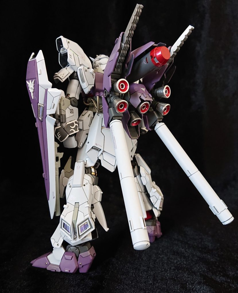 後ろ姿がさらに良き😆スタインが爆発したら、コロニーに穴が空くよ。と言うことで。