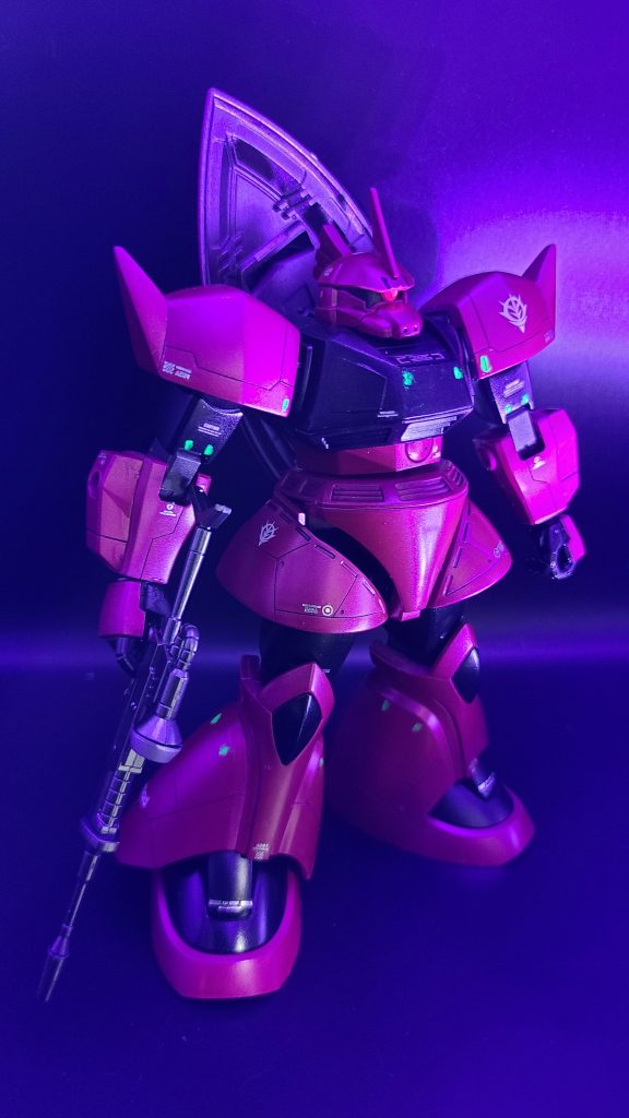 発光させるのにUVライトを使ってますが、色味が強くて難しいですね…おすすめのUVライト(無色に近い)があり方は是非教えてください( ；∀；)