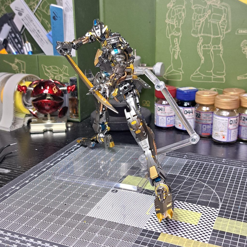 内部フレームのみでも『牙突』ポーズ∠(　˙-˙ )／