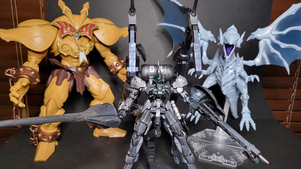 息抜きに協力してくれた(サボり先)とスリーショット余談ですがブルーアイズの翼の根本はグリス塗るなり補強するなりしないと折れます。