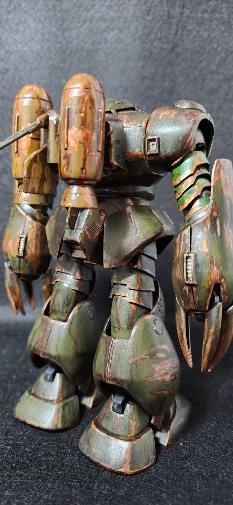 前回のを元に汚しまくってみました。激戦を潜り抜けて補給もままならない状況って感じで。