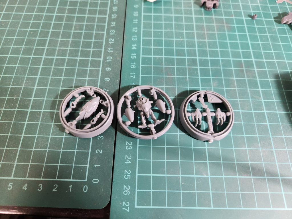 中3層がモビルゾノの部品です。