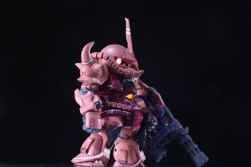 Mr.カラーよりもガイアカラーのほうが発光度合いが強い