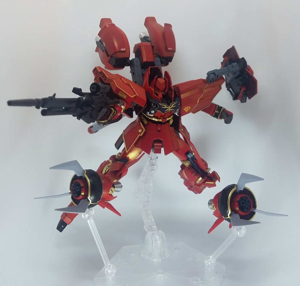 インコムはバーニアを取り付け、無線式のビット兵器に。フロンタルなら無線式でもいけるでしょ(適当)(笑)バーニアは付け替え式ではなく、軸を3ミリに拡張し、自作のプラ棒を差し込んだのでそのままバックパックに装着出来ます。