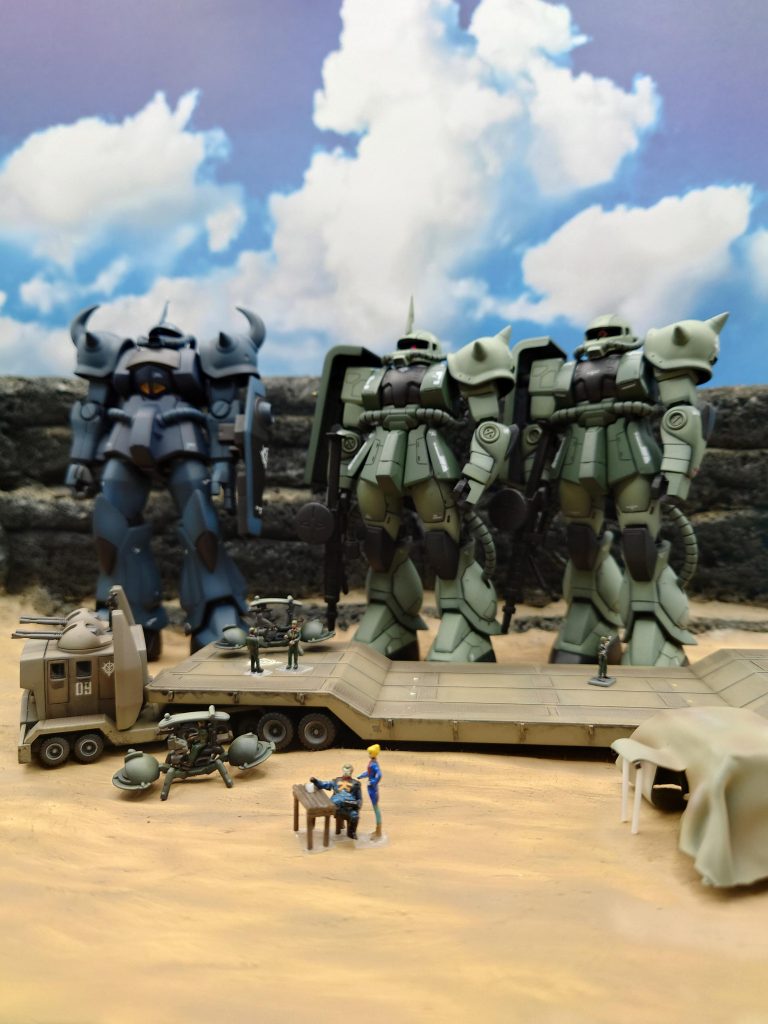 グフとザクは、渋めの塗装とデカールくらいの簡単仕上げ