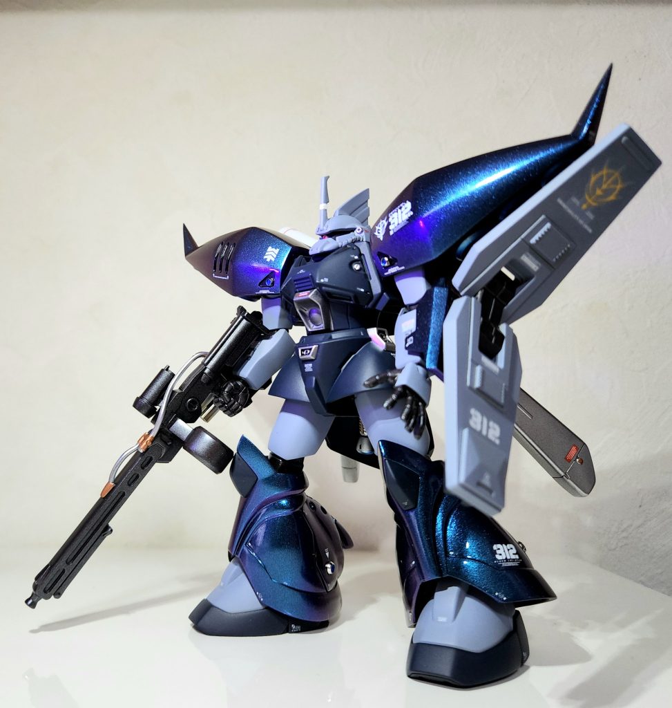 ウイングバインダー仕様になるとシールドが装着不能になるのでマラサイ用のシールドに変更。