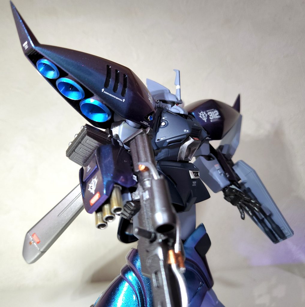 旧キットなのでウイングバインダー内のバーニアがショボイので全て交換、サイズ合わせが大変でしたし高さもバラバラなので取り付け基部を作るのに苦労しました。