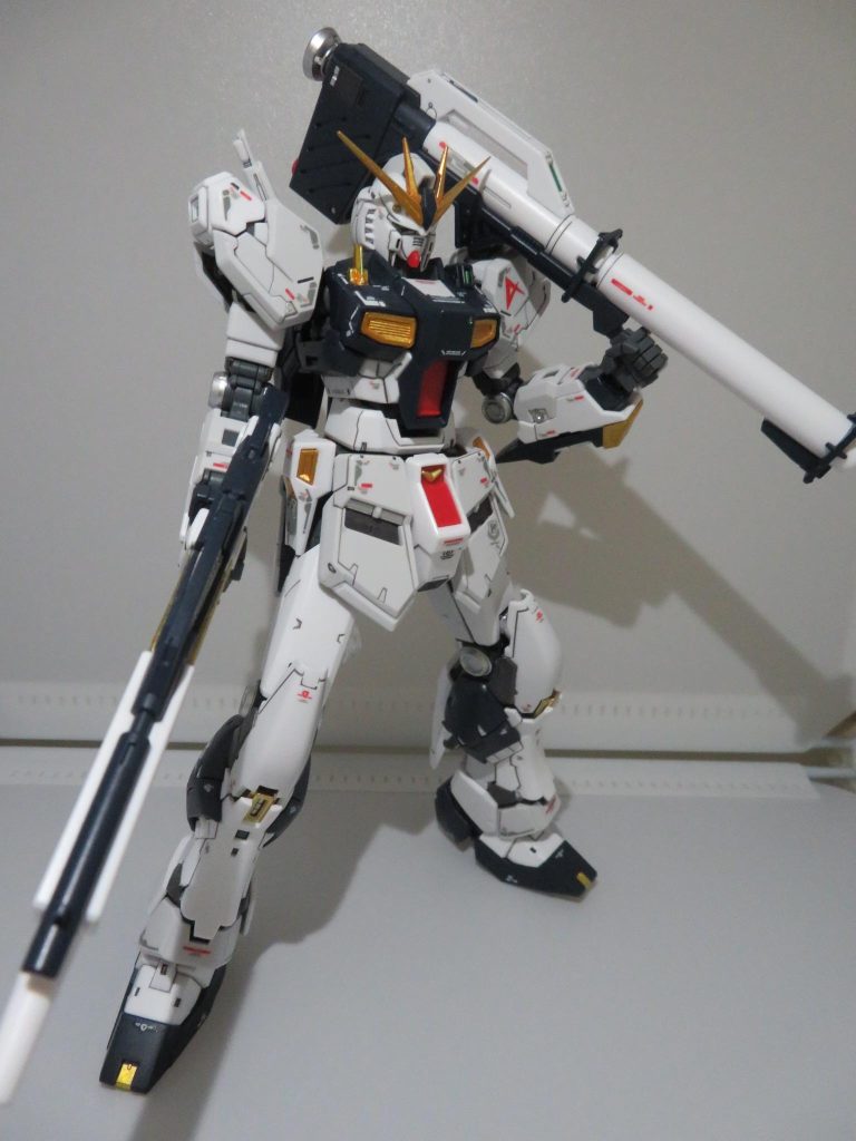 フィンファンネルを外すと急にバランス良く自立できるようになる…ファンネルが無くてもカッコいいですね